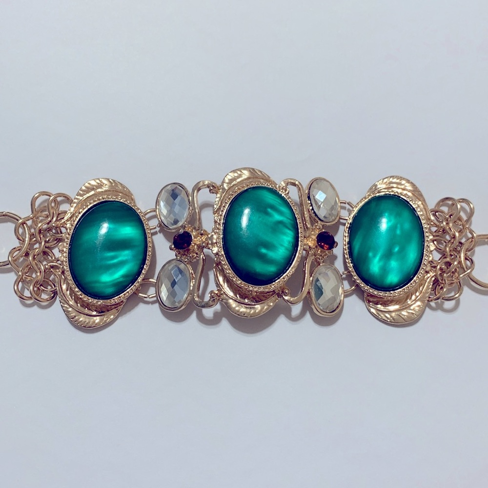 Green bracelet statement